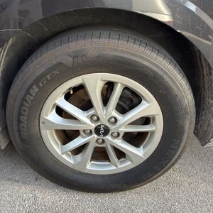 2024 KIA CARNIVAL LX — миниатюра 16