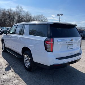 CHEVROLET SUBURBAN LT - 3