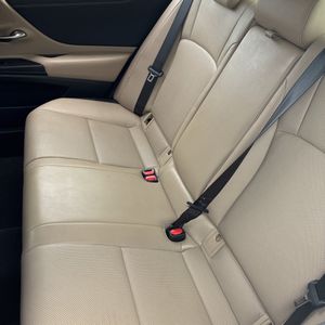صورة مصغرة 33 لـ 2019 Lexus ES 300H BASE
