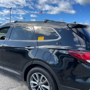 صورة 6 لـ 2017 Hyundai SANTA FE SE