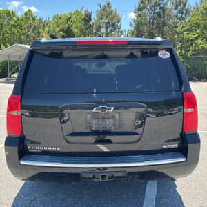 CHEVROLET SUBURBAN - 7