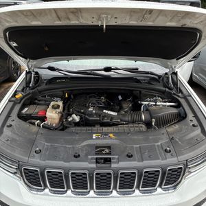 صورة 45 لـ 2023 JEEP GRAND CHEROKEE LAREDO X