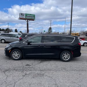 CHRYSLER PACIFICA TOURING L - 3