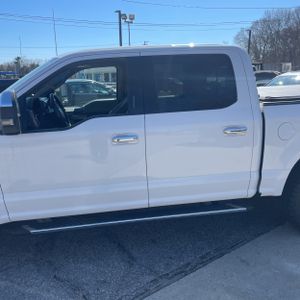 FORD F-150 XLT - 4