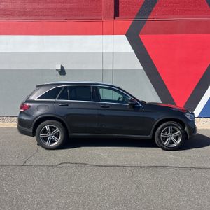 MERCEDES-BENZ GLC - 10