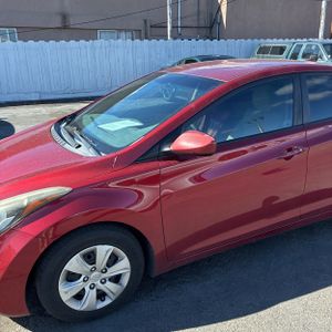 HYUNDAI ELANTRA SE - 2