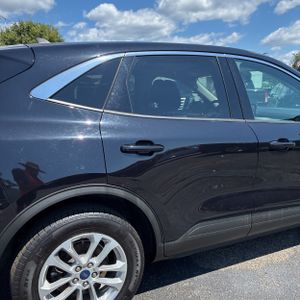 صورة 9 لـ 2021 FORD ESCAPE SE