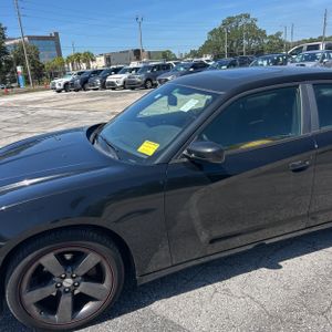 2014 Dodge CHARGER SXT photo 2