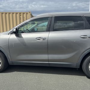 KIA SORENTO LX V6 - 4