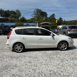 HYUNDAI ELANTRA TOURING SE - 10