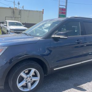 FORD EXPLORER XLT - 2