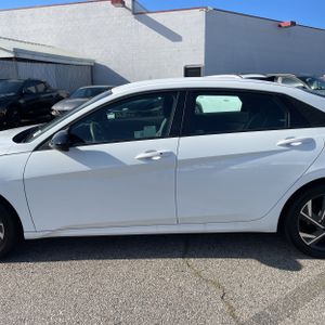 HYUNDAI ELANTRA HYBRID SEL SPORT - 4