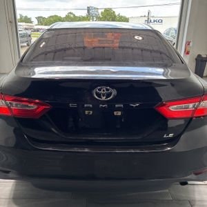 2018 Toyota CAMRY LE photo 6