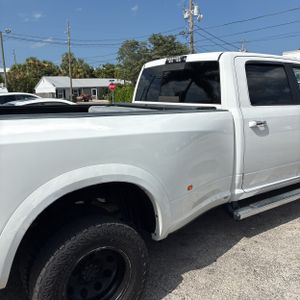 2018 RAM 3500 LARAMIE photo 9