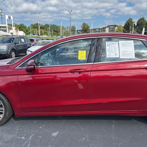 FORD FUSION SE - 4