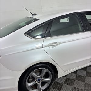 FORD FUSION SE - 8