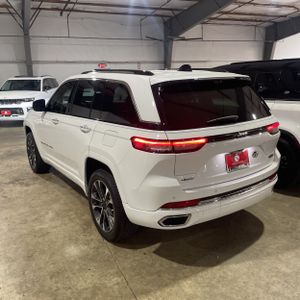 صورة 5 لـ 2023 JEEP GRAND CHEROKEE OVERLAND