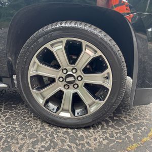 2018 Cadillac ESCALADE LUXURY thumbnail 20