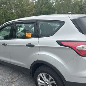 FORD ESCAPE S - 6