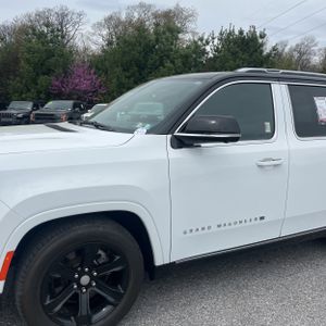 JEEP GRAND WAGONEER BASE - 2