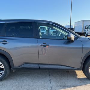 صورة مصغرة 11 لـ 2023 Nissan ROGUE SV
