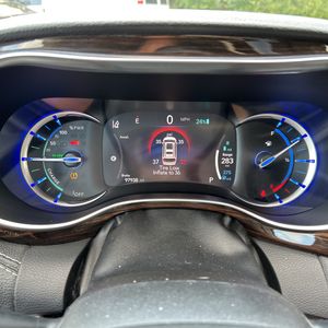 صورة 28 لـ 2022 Chrysler PACIFICA LIMITED
