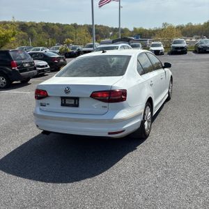 VOLKSWAGEN JETTA 1.4T SE - 8
