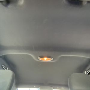 2011 Chrysler 200 LX — миниатюра 38
