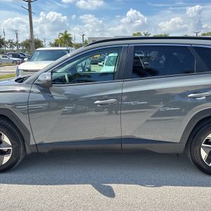 2025 Hyundai TUCSON SEL photo 4