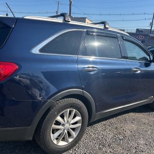 KIA SORENTO LX V6 - 9