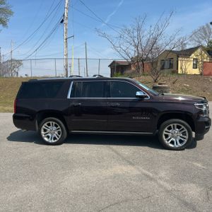 CHEVROLET SUBURBAN PREMIER - 10