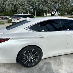 صورة 9 لـ 2024 Lexus ES 300H BASE