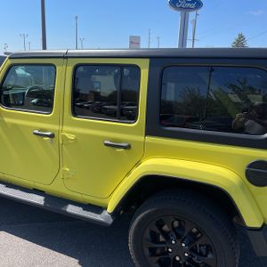 JEEP WRANGLER 4XE UNLIMITED SAHARA 4X4 - 6