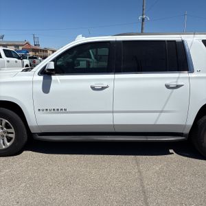 CHEVROLET SUBURBAN LT - 4