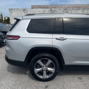 JEEP GRAND CHEROKEE L LIMITED - 9