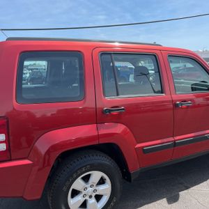 JEEP LIBERTY - 9