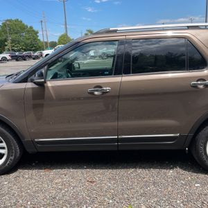 FORD EXPLORER XLT - 4