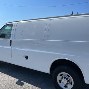 CHEVROLET EXPRESS 2500 - 6