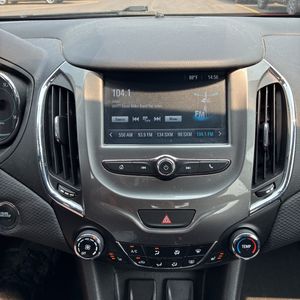 2017 Chevrolet CRUZE LT AUTO thumbnail 37
