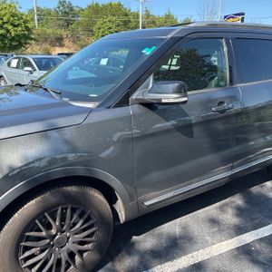 2017 FORD EXPLORER XLT photo 2