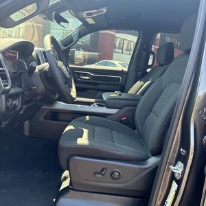 2025 RAM 1500 BIG HORN thumbnail 36