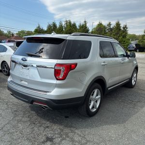 FORD EXPLORER XLT - 7