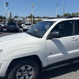 TOYOTA 4RUNNER - 2