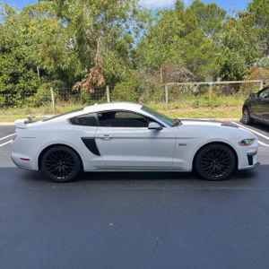FORD MUSTANG GT PREMIUM - 10