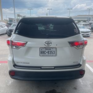 صورة 7 لـ 2016 Toyota HIGHLANDER XLE