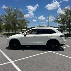 PORSCHE CAYENNE BASE - 3