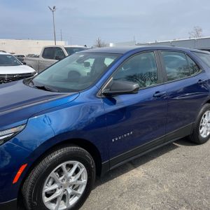 CHEVROLET EQUINOX LS - 2