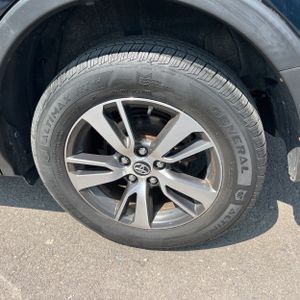 صورة مصغرة 18 لـ 2018 Toyota RAV4 XLE