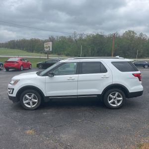 FORD EXPLORER XLT - 3