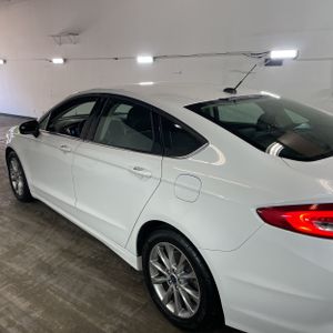 FORD FUSION SE - 6